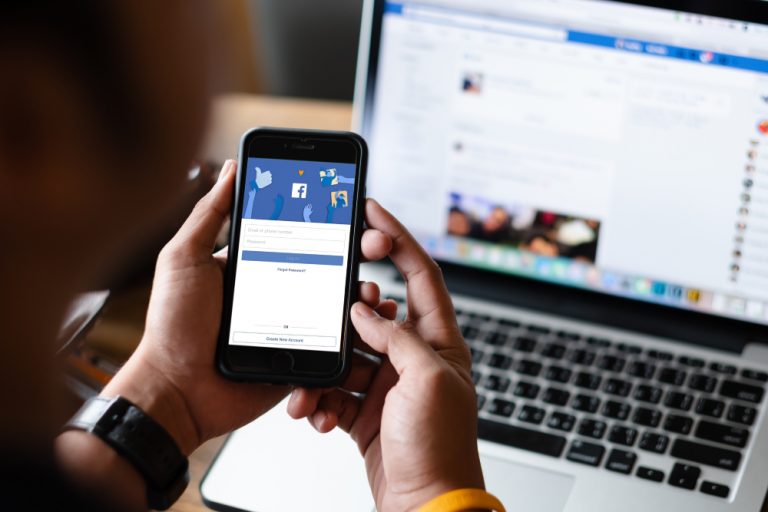 Aprenda a usar as redes sociais na procura por um emprego