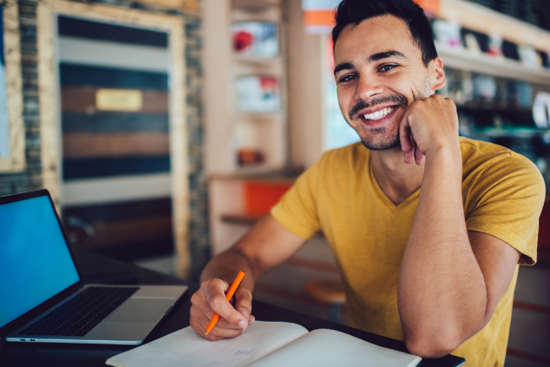 Programa SP Tech oferece cursos online e gratuitos