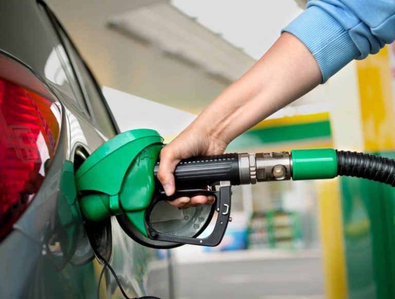 Auxílio Gasolina pode ajudar motoristas e entregadores