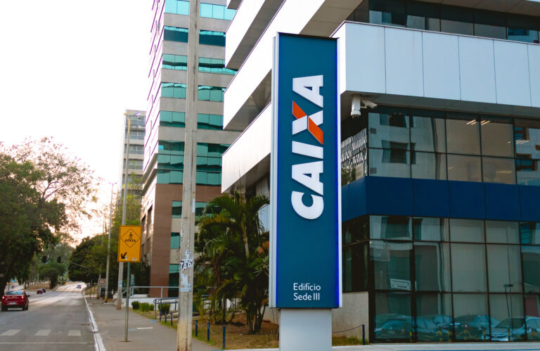 Caixa Econômica abre estágios para níveis médio, técnico e superior