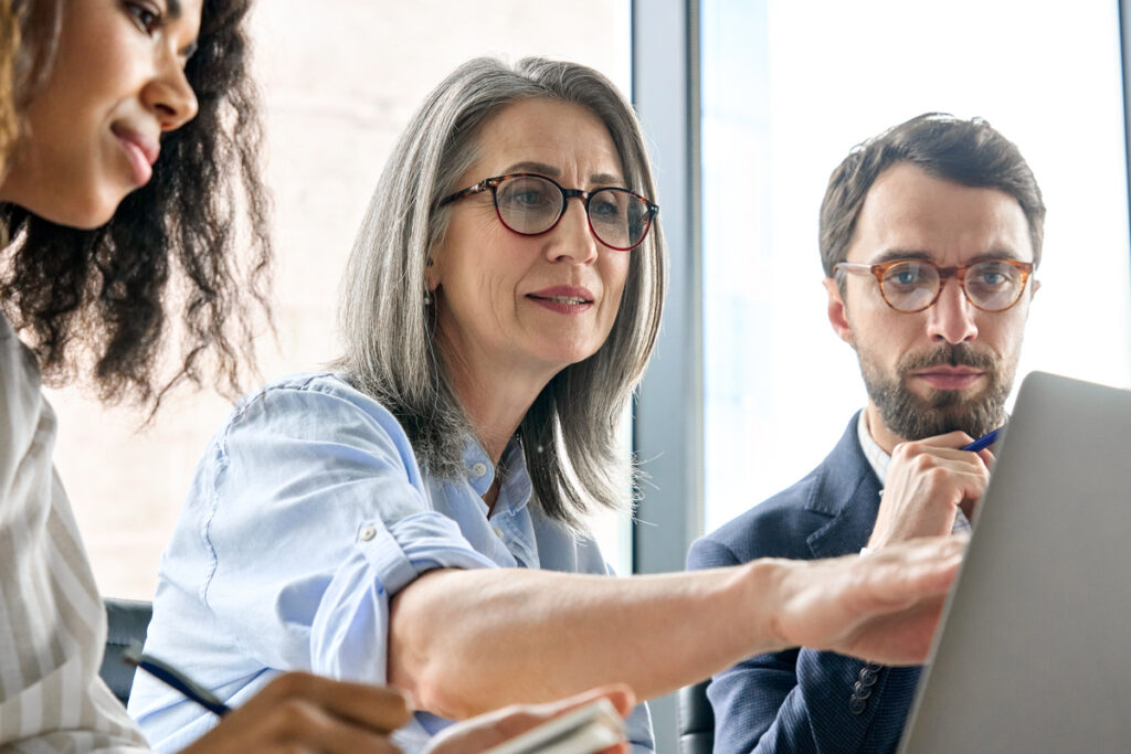 Estagiário sênior: o que é, como contratar e as vantagens para o mercado de trabalho