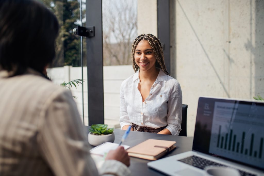 Principais características de uma entrevista de emprego para jovem aprendiz