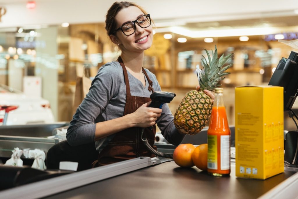 Quais são os cargos mais comuns em supermercados e suas funções?