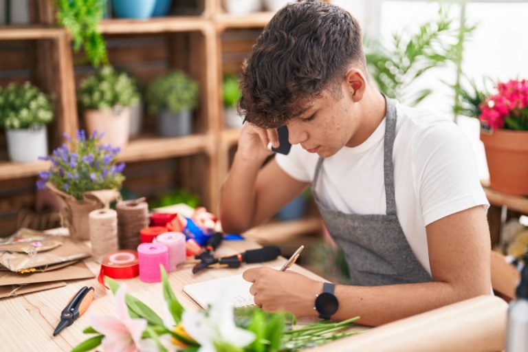 Os melhores setores para jovens que buscam o primeiro emprego