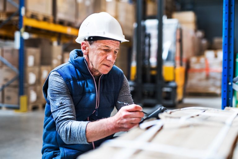 Desemprego e etarismo: o preconceito enfrentado por trabalhadores mais velhos