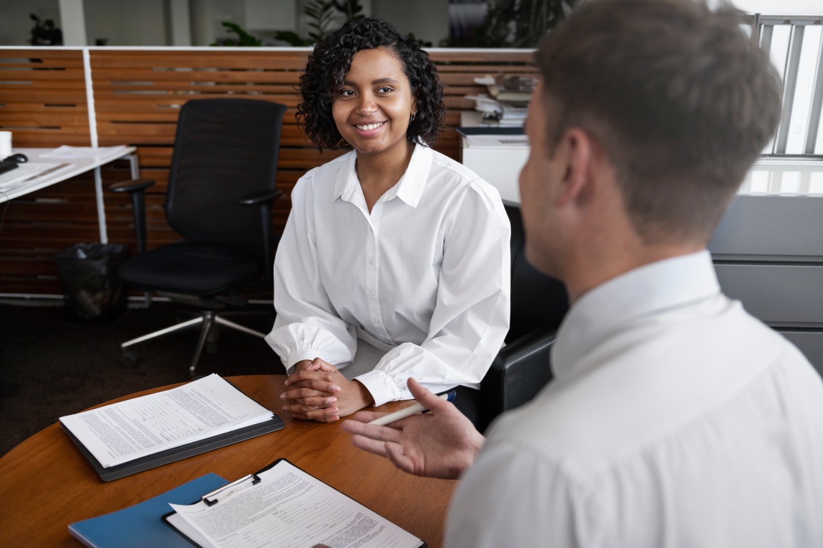O que os recrutadores avaliam além das respostas em uma entrevista de emprego?