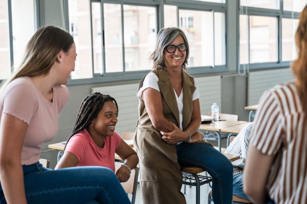 CEUs de São Paulo oferecem cursos de idiomas gratuitos