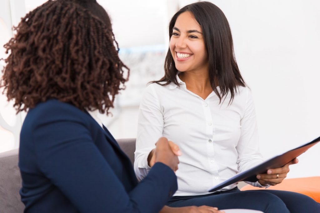 Maneiras de criar conexão com o recrutador na entrevista de emprego