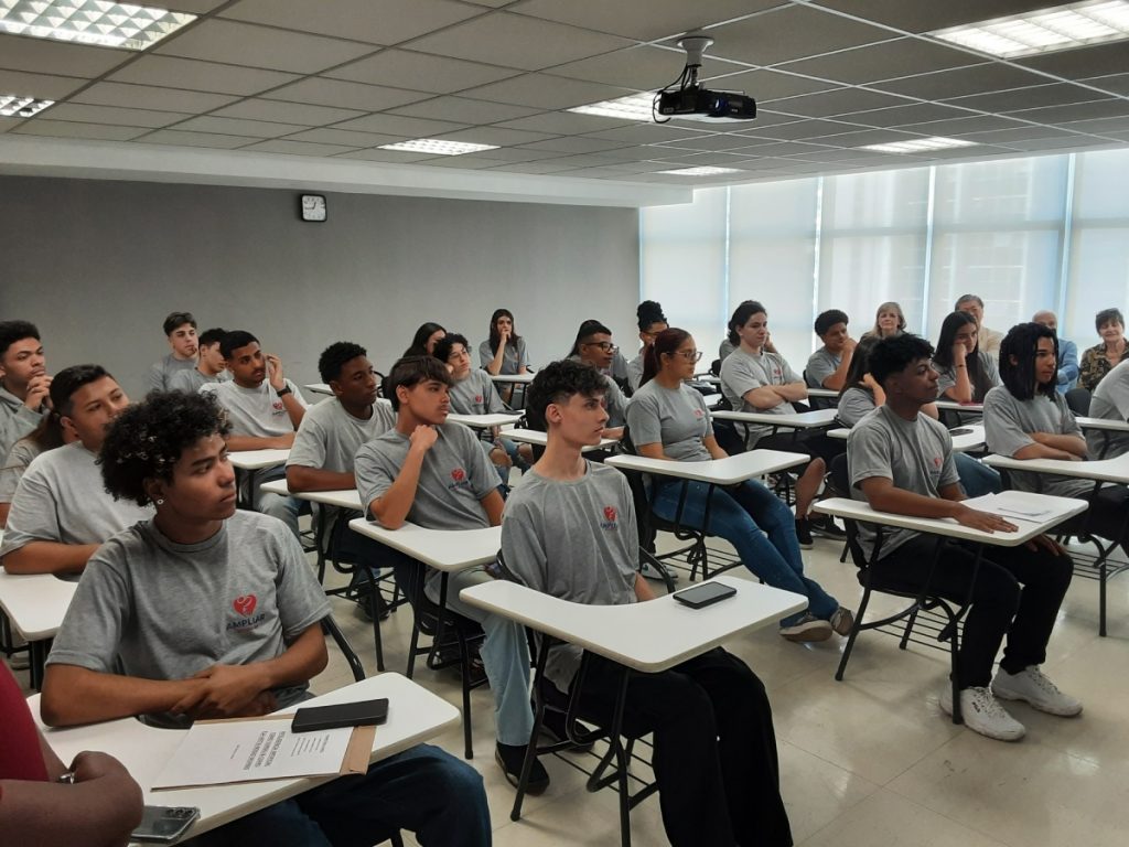 Ampliar oferece 216 vagas em cursos profissionalizantes gratuitos