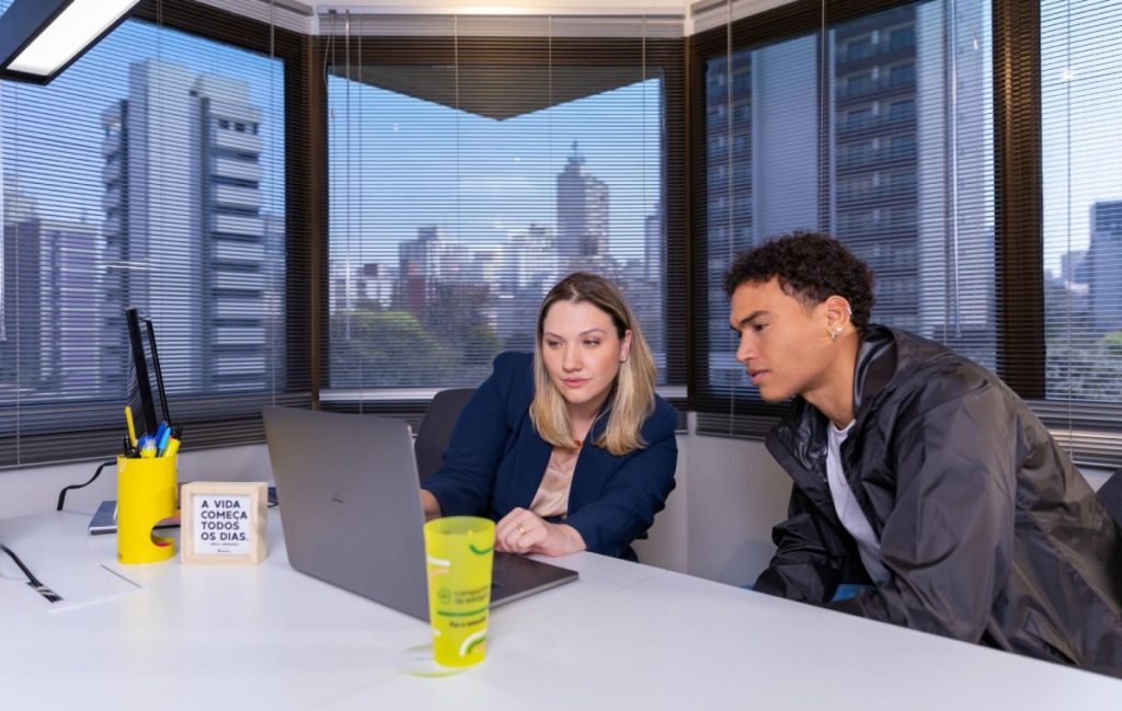 Qual é o melhor tipo de estágio: remoto, híbrido ou presencial?