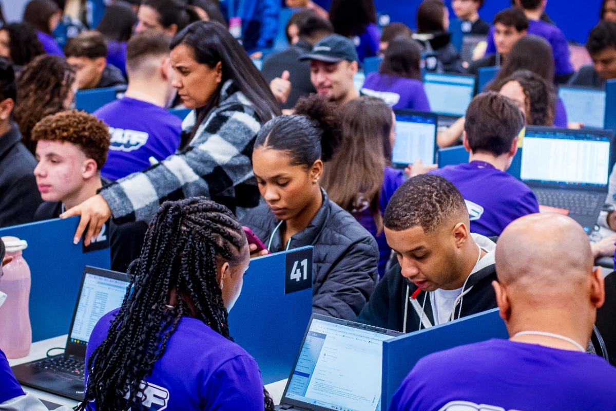 Maratona do CIEE abre mais de 11 mil vagas de estágio e aprendizagem