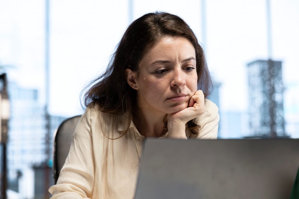 Sair do emprego, mudar de área ou ficar? Veja como tomar a decisão certa