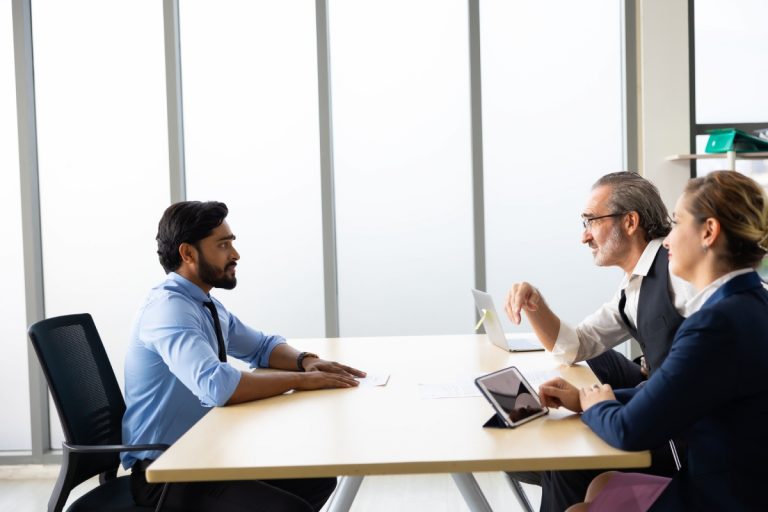 Empresas e RH podem investigar candidatos? Especialistas explicam decisão do TST