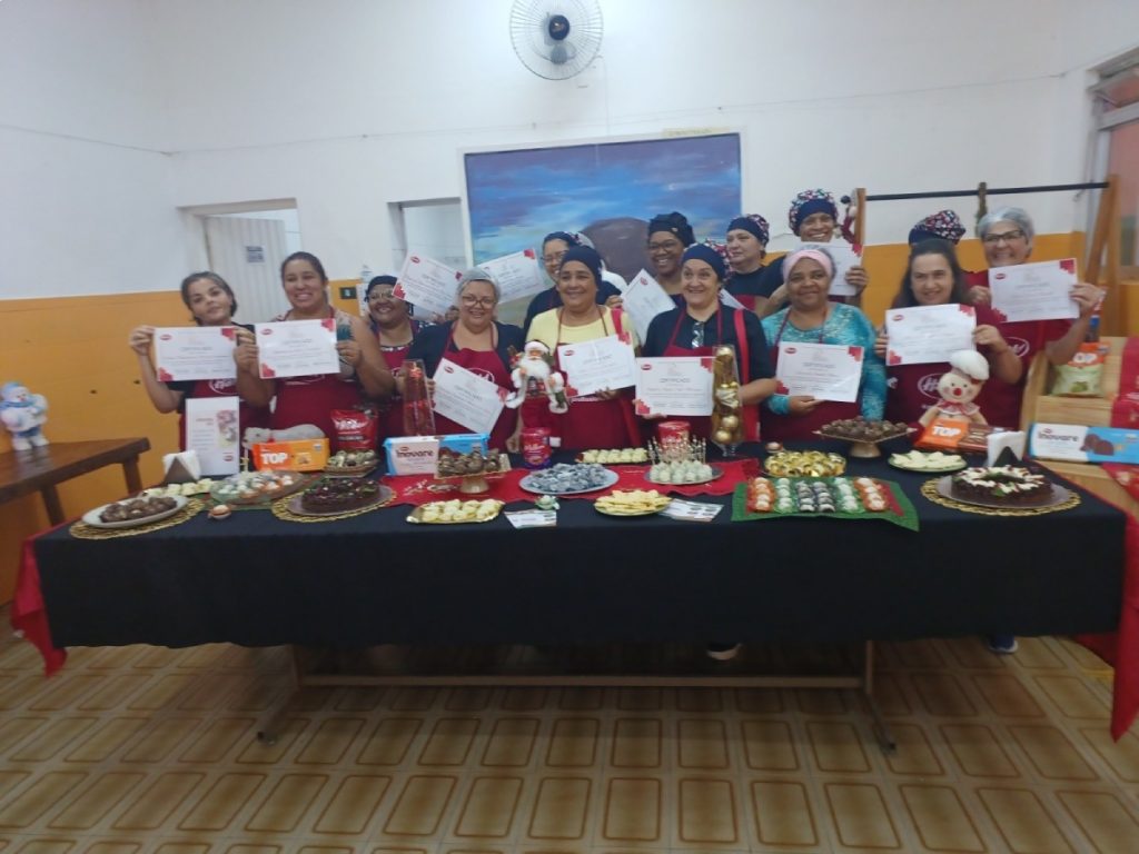 Organização oferece cursos gratuitos para jovens e adultos