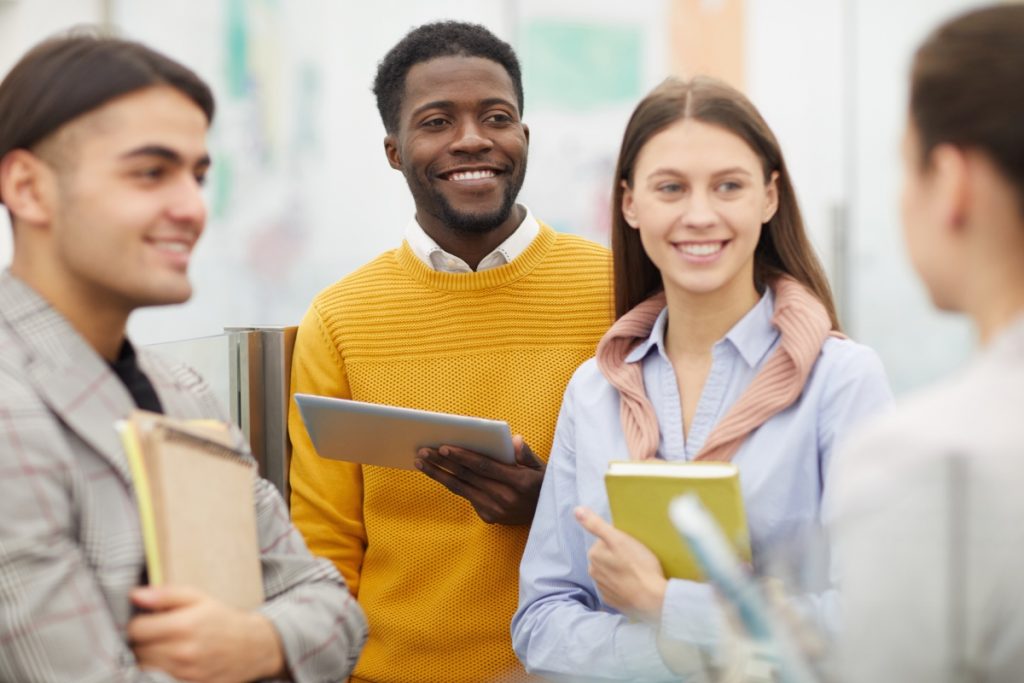 Órgãos públicos têm oportunidades para estagiários