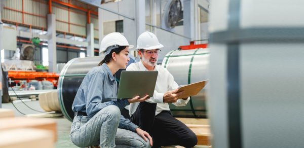 Jovens preferem CLT, mas querem flexibilidade no setor industrial, indica estudo